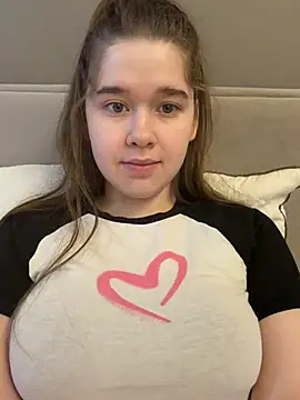 HornyGirlH online show from 04.24.26