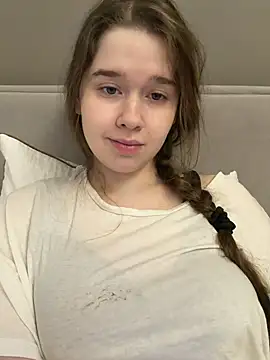 Snapshot of HornyGirlH chatting on 05.02.26 HornyGirlH online show from 05.02.26