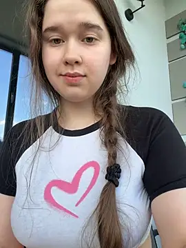 Snapshot of HornyGirlH chatting on 05.24.26 HornyGirlH online show from 05.24.26