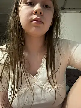 Snapshot of HornyGirlH chatting on 05.29.26 HornyGirlH online show from 05.29.26
