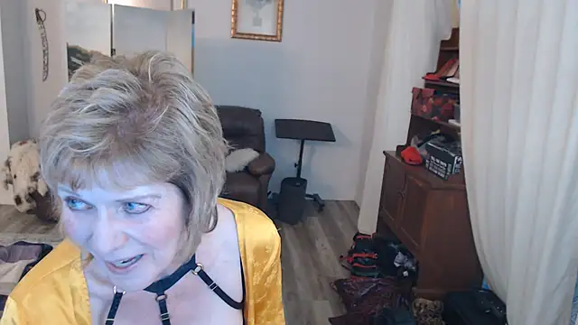 Snapshot of SindeeDix chatting on 07.10.26 SindeeDix online show from 07.10.26