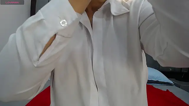 Snapshot of moxa_hot chatting on 03.17.25 moxa hot online show from 03.17.25