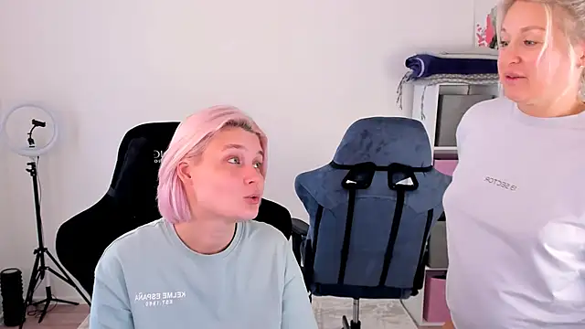 hotblonds online show from 10.12.25