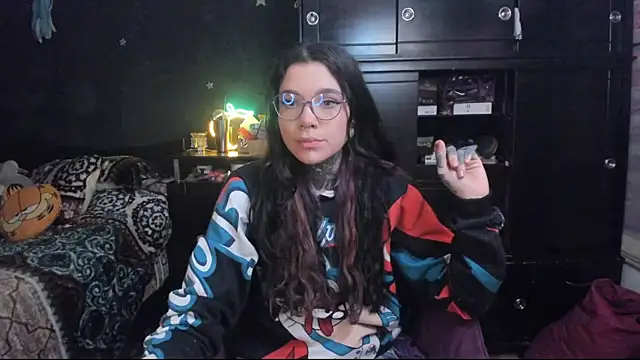 Snapshot of Lilmarieee chatting on 02.05.25 Lilmarieee online show from 02.05.25