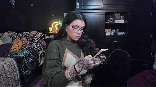Snapshot of Lilmarieee chatting on 02.21.25 Lilmarieee online show from 02.21.25