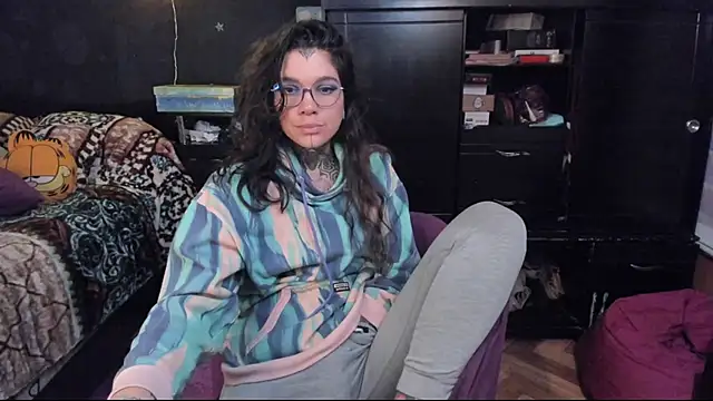 Snapshot of Lilmarieee chatting on 03.21.25 Lilmarieee online show from 03.21.25