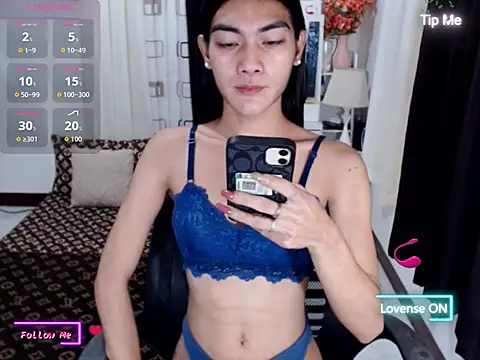 Snapshot of LAVIDALENATS chatting on 11.24.25 LAVIDALENATS online show from 11.24.25