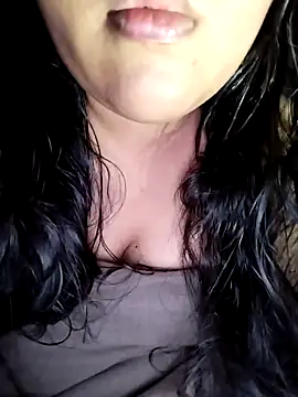 Snapshot of Annerae chatting on 06.15.26 Annerae online show from 06.15.26