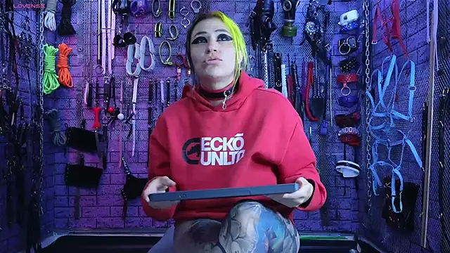 Snapshot of PANDORANEZZ chatting on 02.26.25 PANDORANEZZ online show from 02.26.25