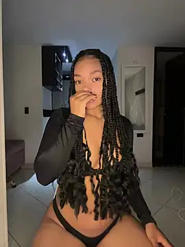 Snapshot of mariam_hill chatting on 01.24.25 mariam hill online show from 01.24.25