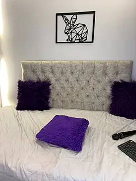 Snapshot of mariam_hill chatting on 02.15.25 mariam hill online show from 02.15.25