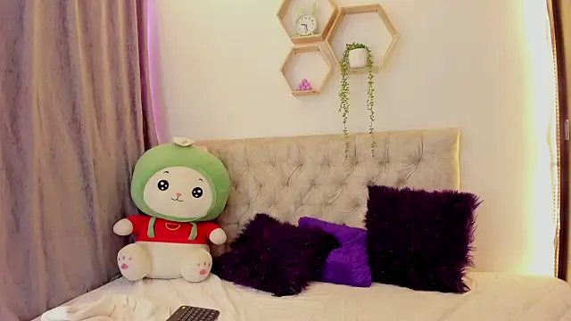 Snapshot of mariam_hill chatting on 03.03.25 mariam hill online show from 03.03.25