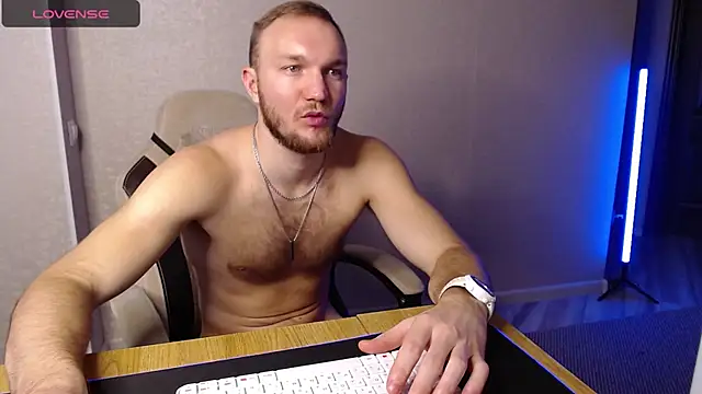 Snapshot of Toress1 chatting on 01.15.25 Toress1 online show from 01.15.25