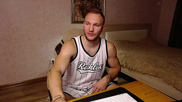 Snapshot of Toress1 chatting on 11.22.25 Toress1 online show from 11.22.25