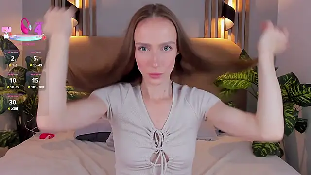 Kira Quinn online show from 10.17.25