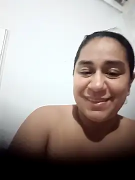 Snapshot of emiligrey_ chatting on 05.19.26 emiligrey online show from 05.19.26