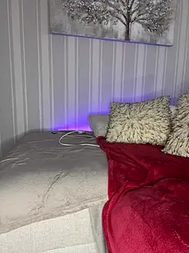 KikiVega online show from 12.15.24