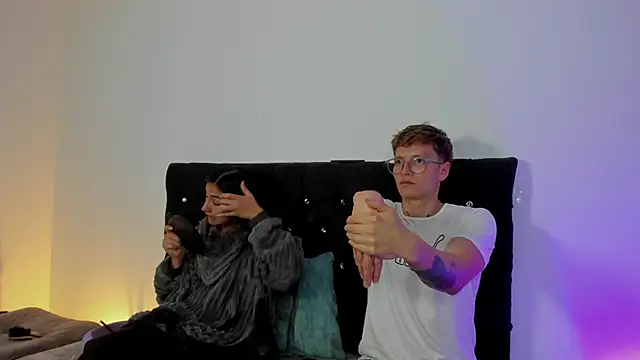 Snapshot of A_sexy_couple__ chatting on 11.12.25 A sexy couple online show from 11.12.25