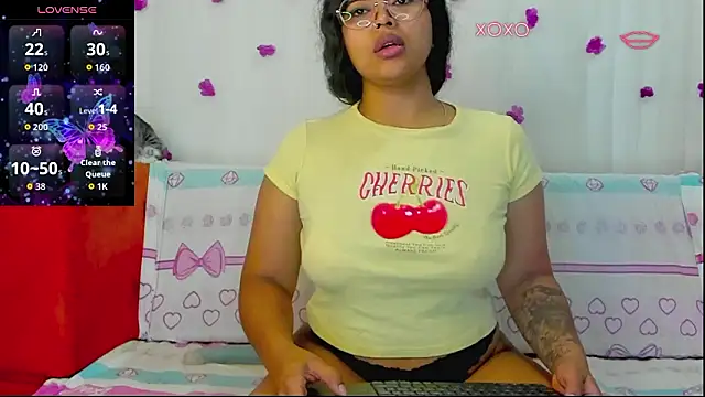 Snapshot of moana_taylor chatting on 02.10.26 moana taylor online show from 02.10.26