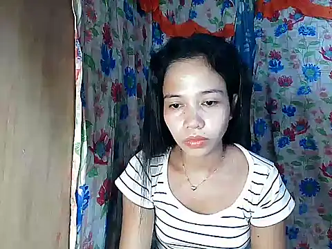 Snapshot of PinaySkinnyGirl chatting on 02.15.26 PinaySkinnyGirl online show from 02.15.26