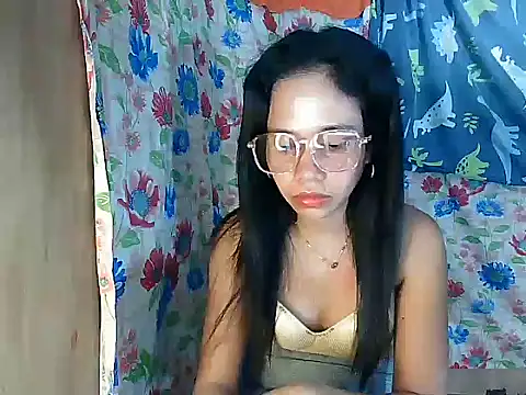 Snapshot of PinaySkinnyGirl chatting on 02.24.26 PinaySkinnyGirl online show from 02.24.26