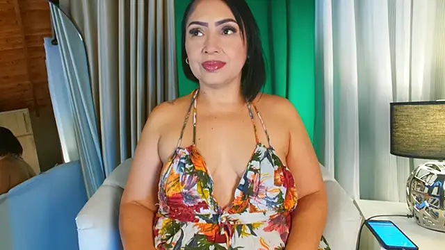 Snapshot of Madissononee chatting on 09.19.25 Madissononee online show from 09.19.25