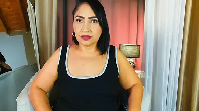 Snapshot of Madissononee chatting on 11.28.25 Madissononee online show from 11.28.25