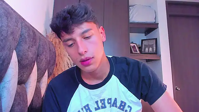 Snapshot of I_Gabriel chatting on 12.23.24 I Gabriel online show from 12.23.24