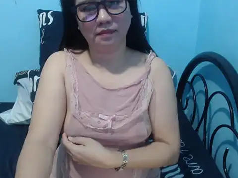 stacie iris online show from 12.17.25