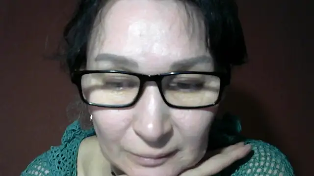 Snapshot of PrettyAndWild chatting on 04.19.26 PrettyAndWild online show from 04.19.26