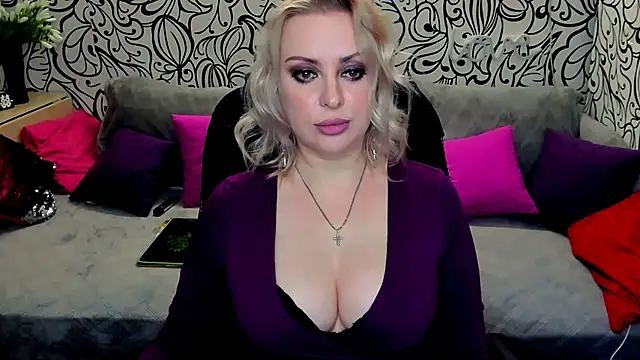 Hotdreamhere online show from 01.13.25