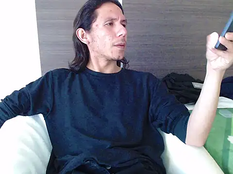 Snapshot of Latinopervs chatting on 11.16.25 Latinopervs online show from 11.16.25