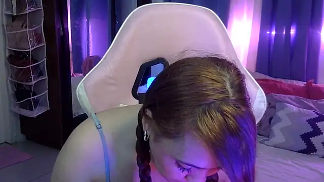 Snapshot of yourbabe_Brielle chatting on 09.21.25 yourbabe Brielle online show from 09.21.25