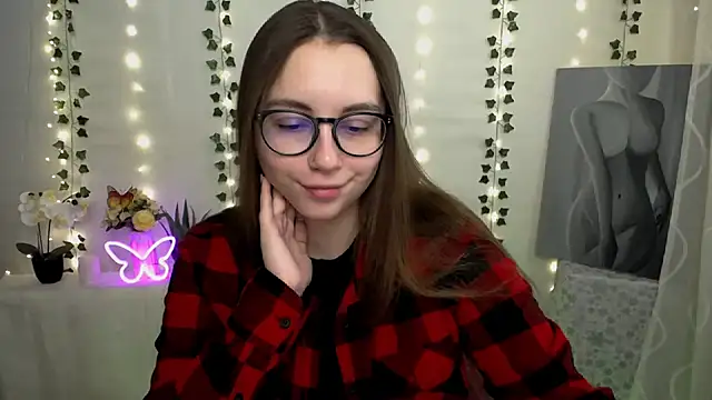 Snapshot of SweetPrincess_ chatting on 02.10.25 SweetPrincess online show from 02.10.25