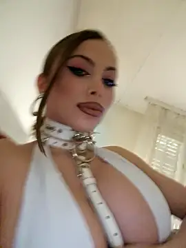 Snapshot of TamaraSavage chatting on 01.12.25 TamaraSavage online show from 01.12.25