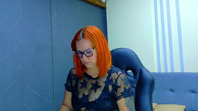 Britney taylor  online show from 04.10.26