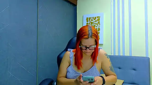 Snapshot of Britney_taylor_ chatting on 06.18.26 Britney taylor online show from 06.18.26
