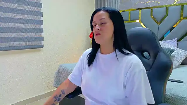 Snapshot of Britney_taylor_ chatting on 07.29.26 Britney taylor online show from 07.29.26