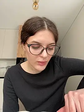 little belucci online show from 02.05.25