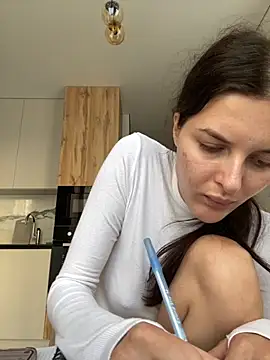 little belucci online show from 09.10.25