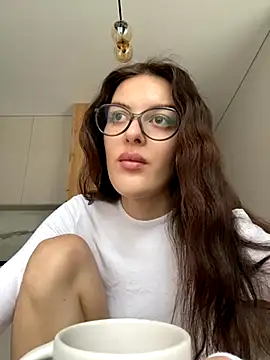 little belucci online show from 10.11.25