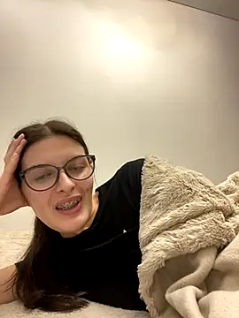 little belucci online show from 11.04.25