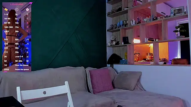 Snapshot of _alleyesonme_ chatting on 12.14.24 alleyesonme online show from 12.14.24