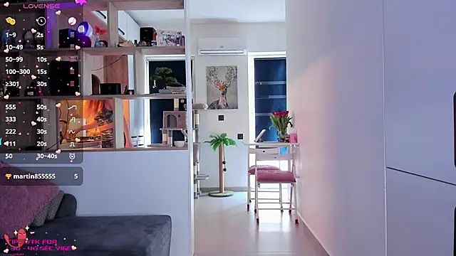 Snapshot of _alleyesonme_ chatting on 03.05.25 alleyesonme online show from 03.05.25