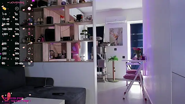 Snapshot of _alleyesonme_ chatting on 03.07.25 alleyesonme online show from 03.07.25