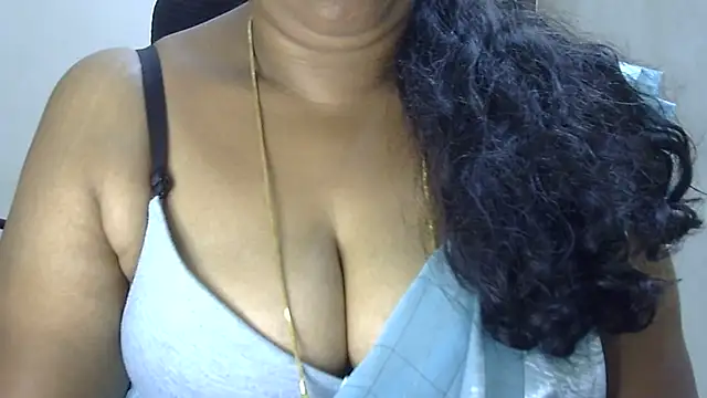 Snapshot of Nithya_forever chatting on 12.22.24 Nithya forever online show from 12.22.24