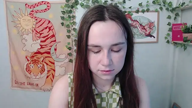 Snapshot of VeryVeryVeryShy_ chatting on 06.02.26 VeryVeryVeryShy online show from 06.02.26