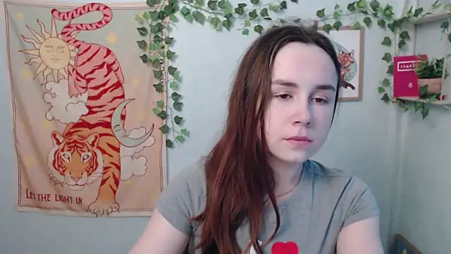 Snapshot of VeryVeryVeryShy_ chatting on 06.17.26 VeryVeryVeryShy online show from 06.17.26