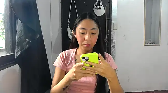 Snapshot of ErikaJayne4u chatting on 12.05.24 ErikaJayne4u online show from 12.05.24