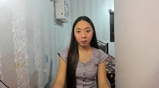 Snapshot of ErikaJayne4u chatting on 03.17.25 ErikaJayne4u online show from 03.17.25